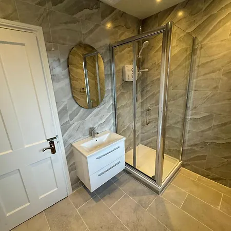 Nice Triple At 2 Iveragh Rd-6 Dublin