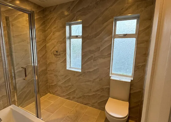 Nice Triple At 2 Iveragh Rd-6