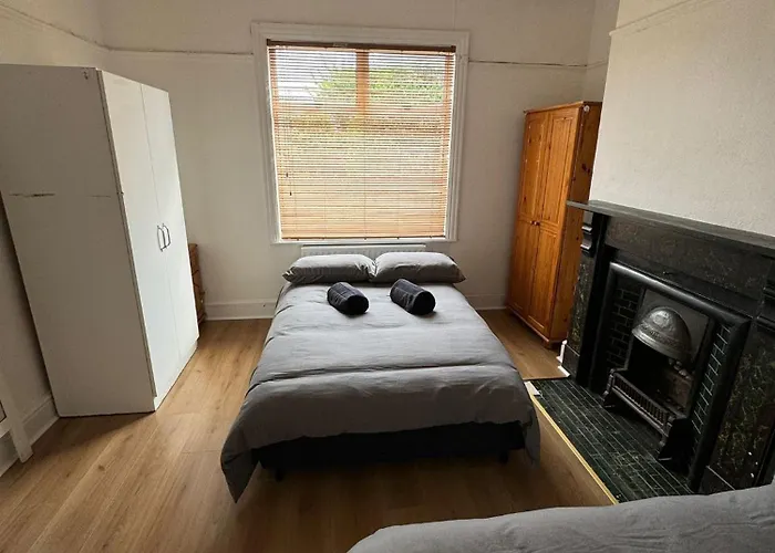 Pensionat Nice Triple At 2 Iveragh Rd-6 Dublin